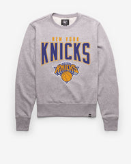 NEW YORK KNICKS TEAM ELEMENTS ARCH '47 HEADLINE CREW SLATE GREY